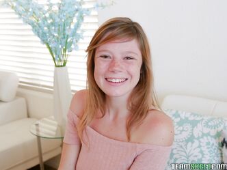 Ну и как я тебе в одних трусиках?