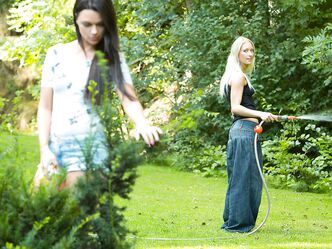 И вообще - пизду лизать не женское дело