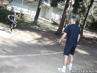 Ну как тебе моя черная дырочка?