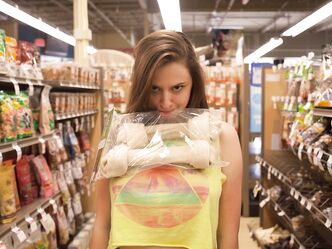 Будешь хорошо себя вести - сиськи покажу