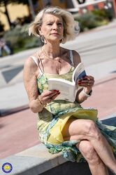 Блядь старая, тебе на пенсию не пора?