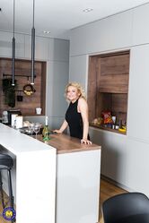 Бывшая вернулась. Надо ее выебать как следует, чтобы снова не убежала!