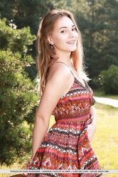 И почему твоя дырочка на меня действует как магнит?