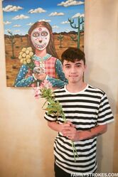 Не хотите увидеть, ан что Венсдей Адамс способна ?