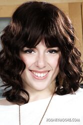 Вы почему пезды не бреете? Это что, мода такая?