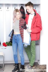 Отлизать пизде Еве Эльф. Да это же пиздец какая честь!